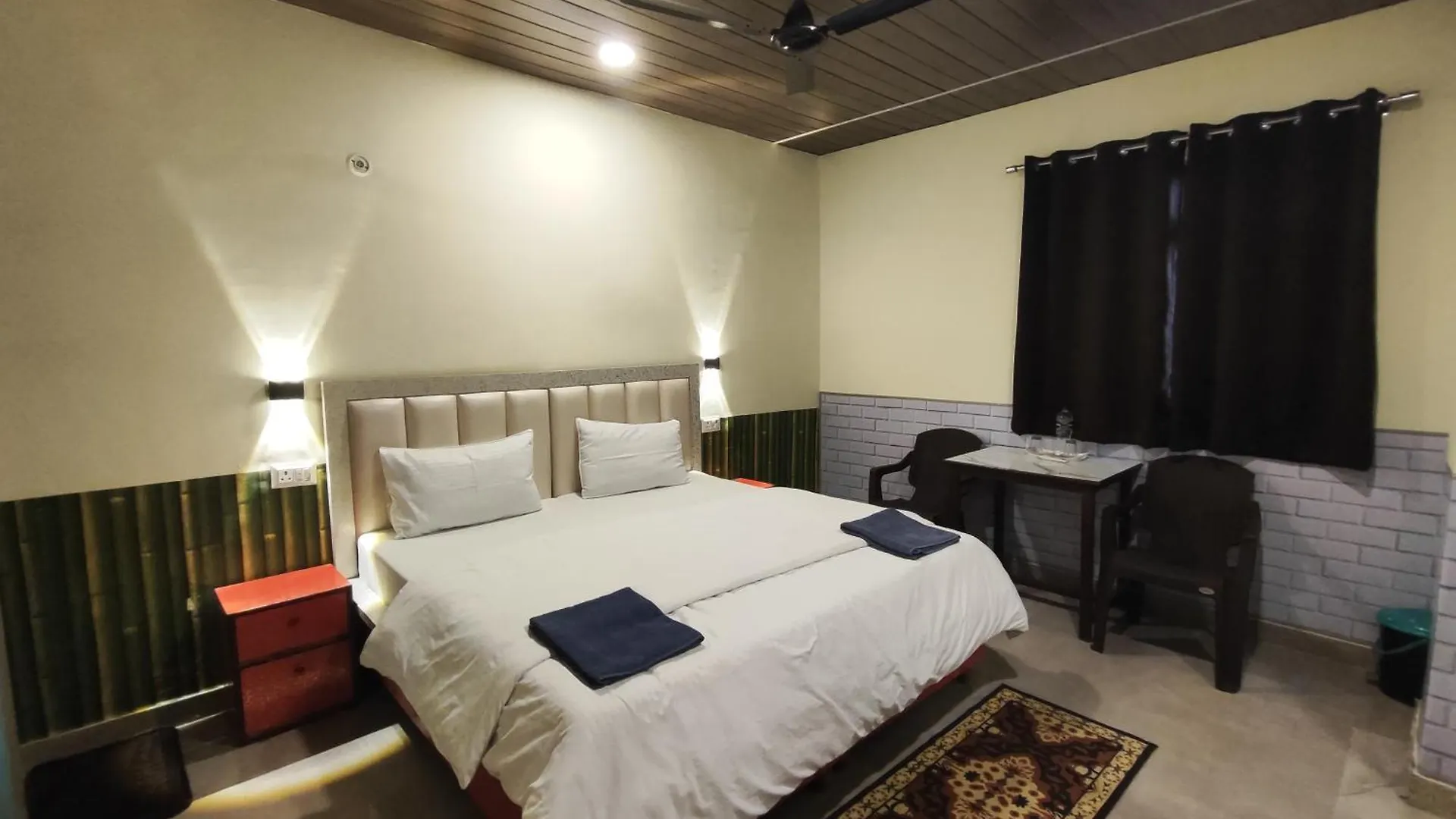 Sunrise Homestay Agra-Rooftop View Taj Mahal Agra   Agra (Uttar Pradesh)