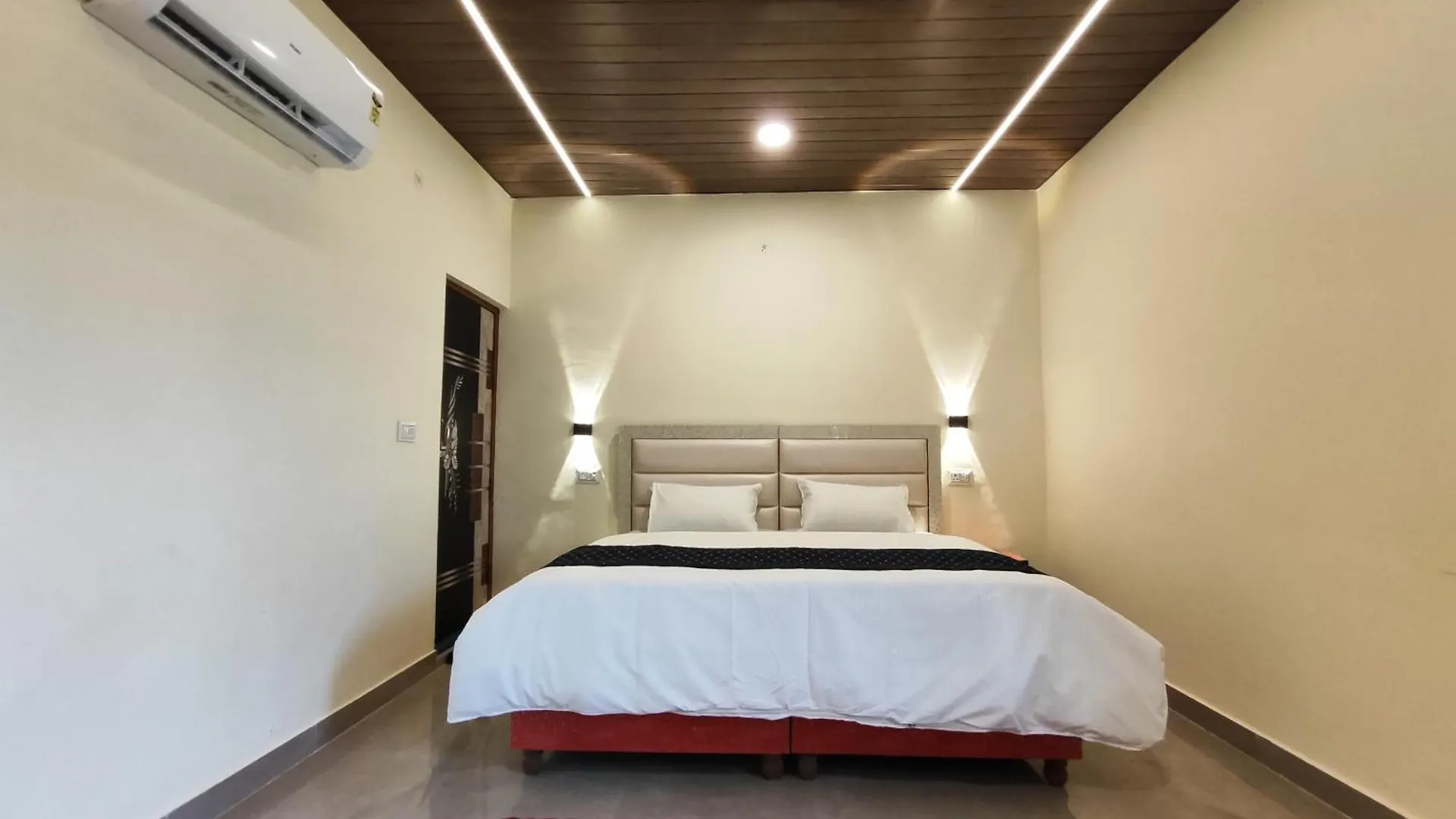 Sunrise Homestay Agra-Rooftop View Taj Mahal Agra  Agra (Uttar Pradesh)