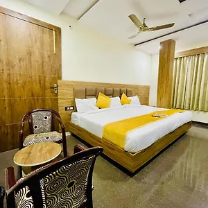 Hotel Olive Star, Agra (Uttar Pradesh)