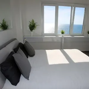 White Luxury , Saranda Albanie