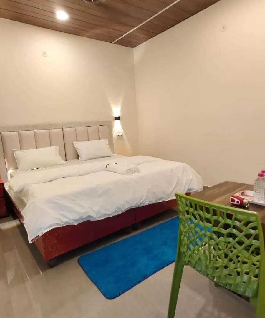 Sunrise Homestay Agra-Rooftop View Taj Mahal